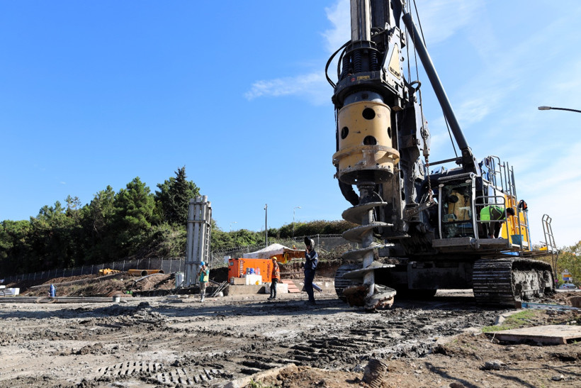 Başiskele Kavşağı Projesi’nde fore kazıklar çakılıyor - Resim : 3