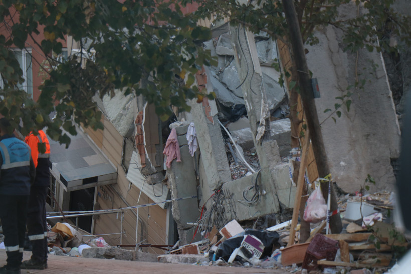 Çağdaş Kara Gebze'deki devrilen bina hakkında konuştu: Binanın temelinin altı boşalmış - Resim : 1