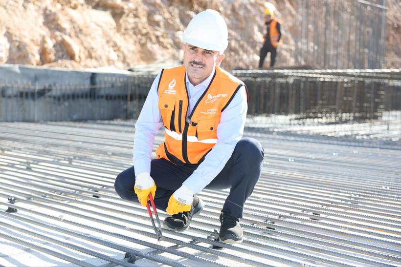 Bünyamin Çiftçi, hastane inşaatını inceledi - Resim : 2