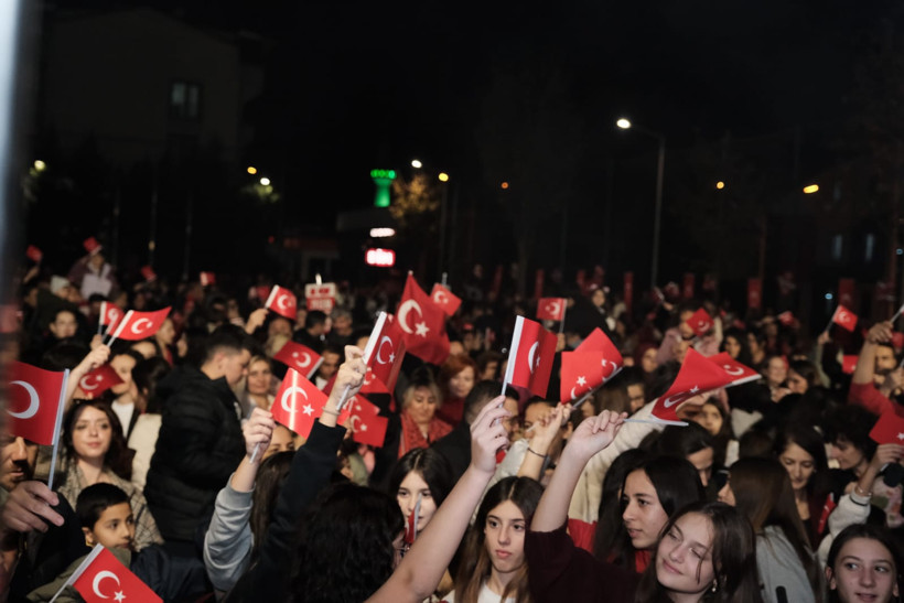 Kocaeli Bilnet Okulları ve Bilgi Köprüsü’nden coşkulu Cumhuriyet Bayramı kutlaması - Resim : 8