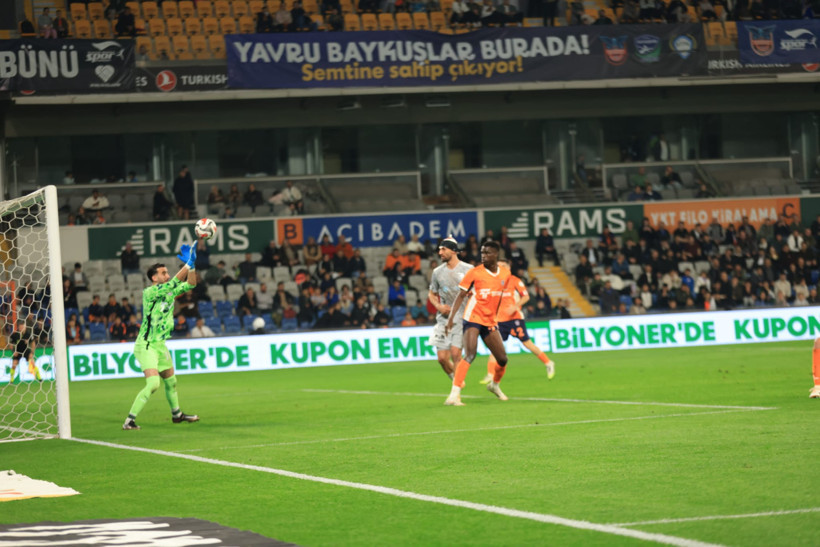 Başakşehir – Kocaelispor: 1-0 (MAÇ SONUCU) - Resim : 5
