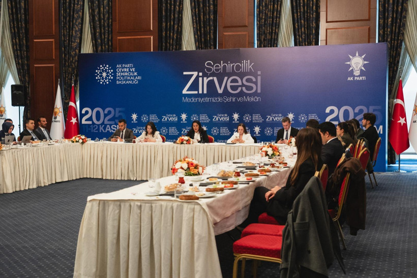 Gelecek için çözüm önerileri; AK Parti'den Şehircilik Zirvesi - Resim : 4