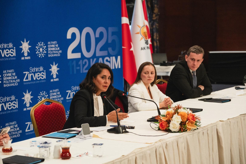 Gelecek için çözüm önerileri; AK Parti'den Şehircilik Zirvesi - Resim : 3