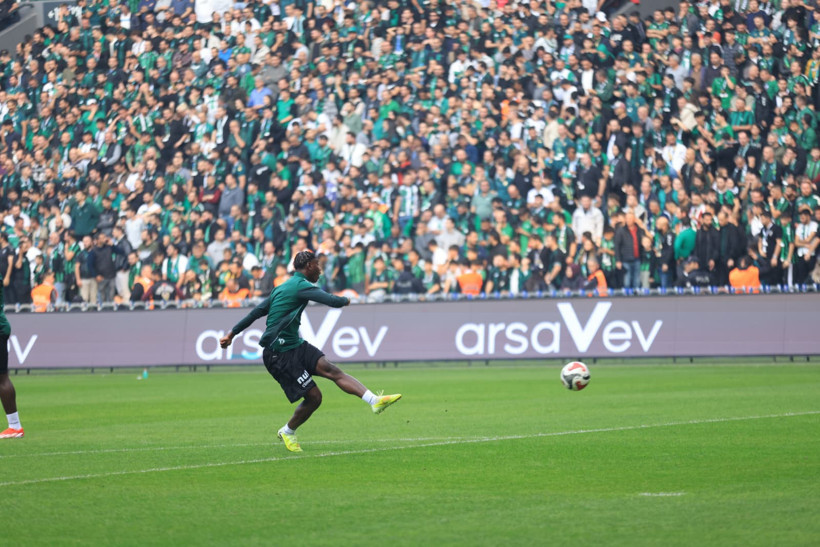 Kocaelispor - Galatasaray: 1-0 (MAÇ SONUCU) - Resim : 9