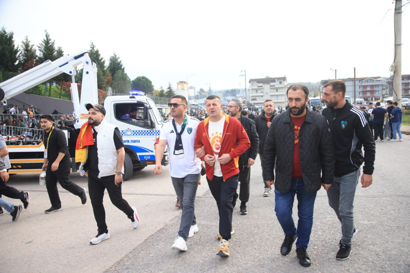 Kocaelispor - Galatasaray: 1-0 (MAÇ SONUCU) - Resim : 10