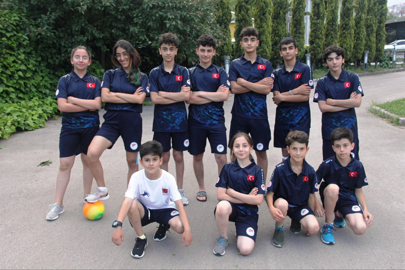 Buz üstünde sessizliğe mahkûm bir şehir! - Resim : 4