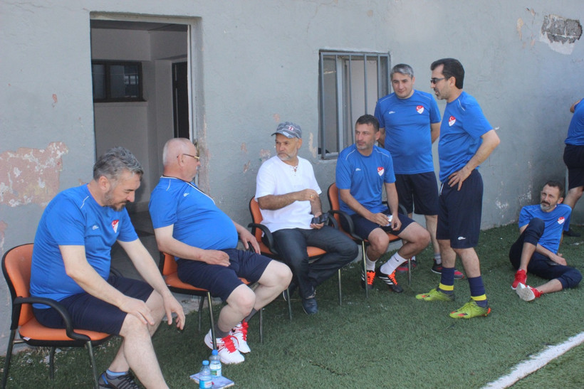 Suadiyespor’da Akif Arslan’a teşekkür ediliyor - Resim : 1