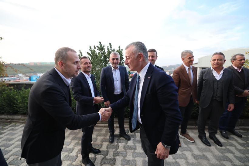 Tahir Büyükakın: Kentin geleceğini birlikte şekillendiriyoruz - Resim : 1