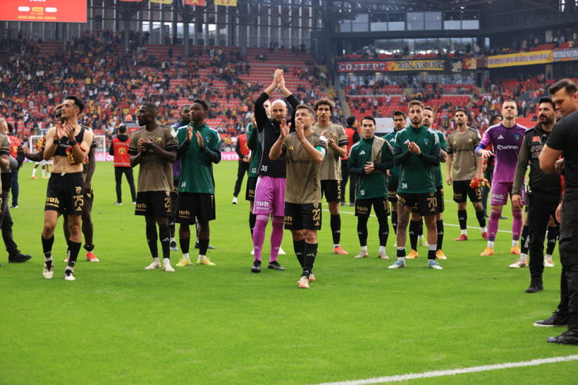 Kocaelisporlu futbolcular oturdu, taraftarı izledi! - Resim : 3