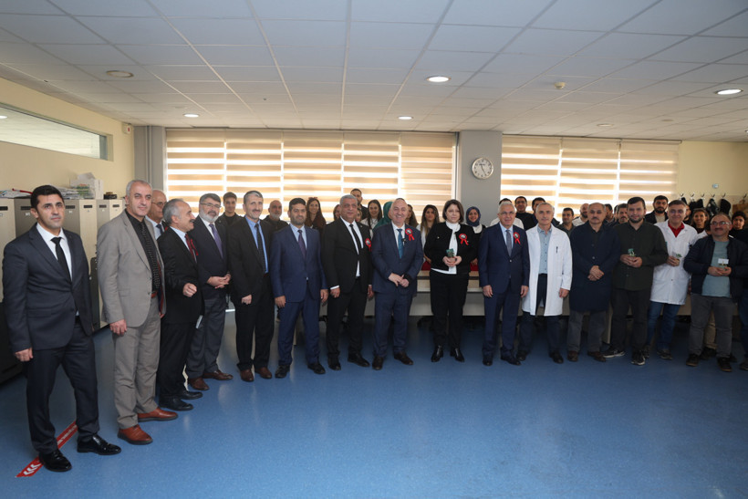 Muzazfer Bıyık'tan öğretmenlere 24 Kasım jesti - Resim : 1