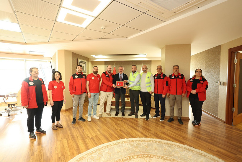 STK temsilcilerinden Tahir Büyükakın'a ziyaret - Resim : 2