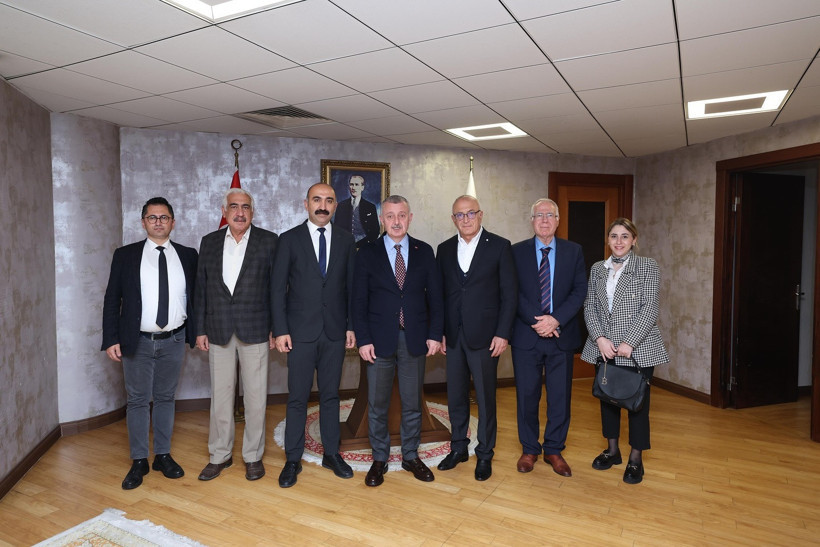 STK temsilcilerinden Tahir Büyükakın'a ziyaret - Resim : 1