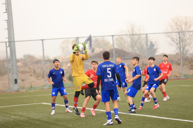Kullarspor U-16, Pendik’in gözünün yaşına bakmadı “2-0” - Resim : 10