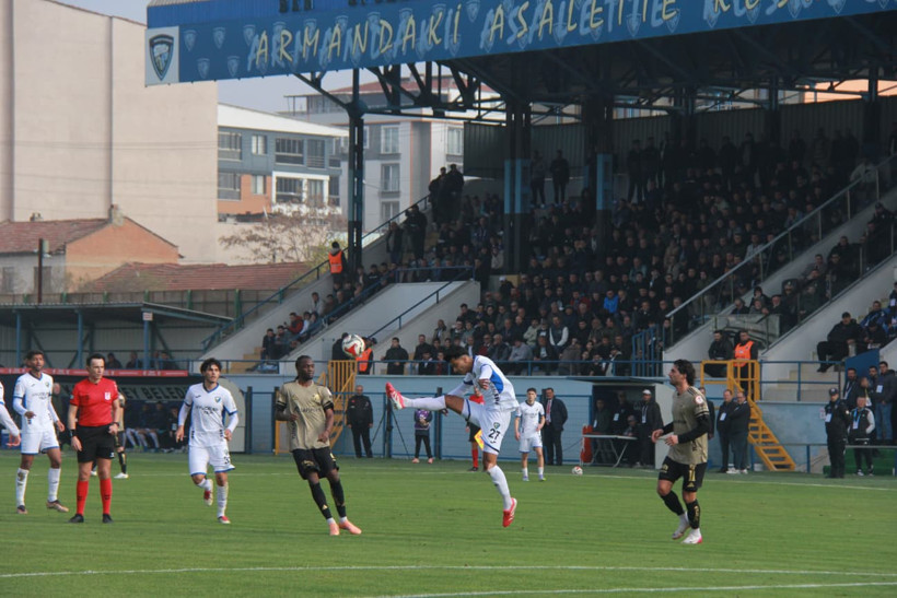 Karacabey Belediyespor - Kocaelispor: 1-2 - Resim : 4