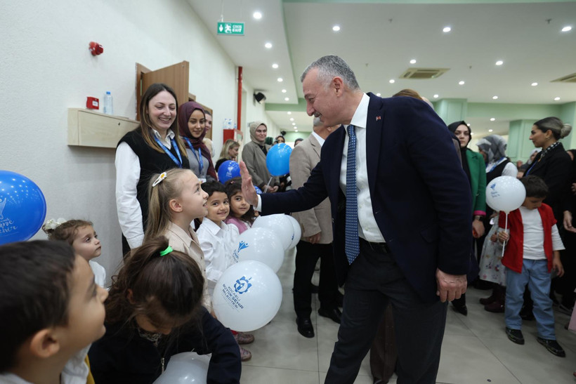 Tahir Büyükakın: Mutlu kadın; mutlu Kocaeli demektir - Resim : 2
