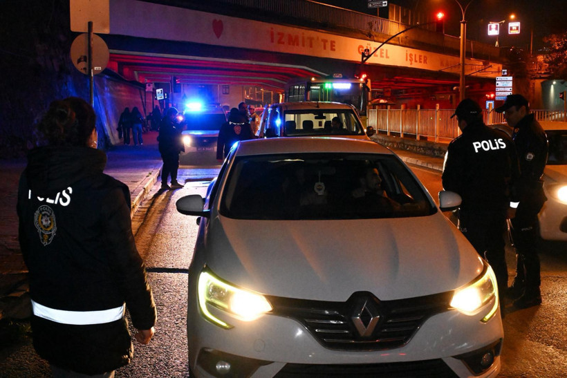 Kocaeli'de dev asayiş uygulaması... Binlerce kişi sorgulandı! - Resim : 1