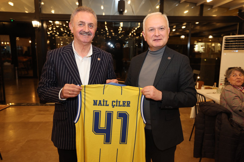 Ahmet Çalık'tan dikkat çeken iftar! - Resim : 2