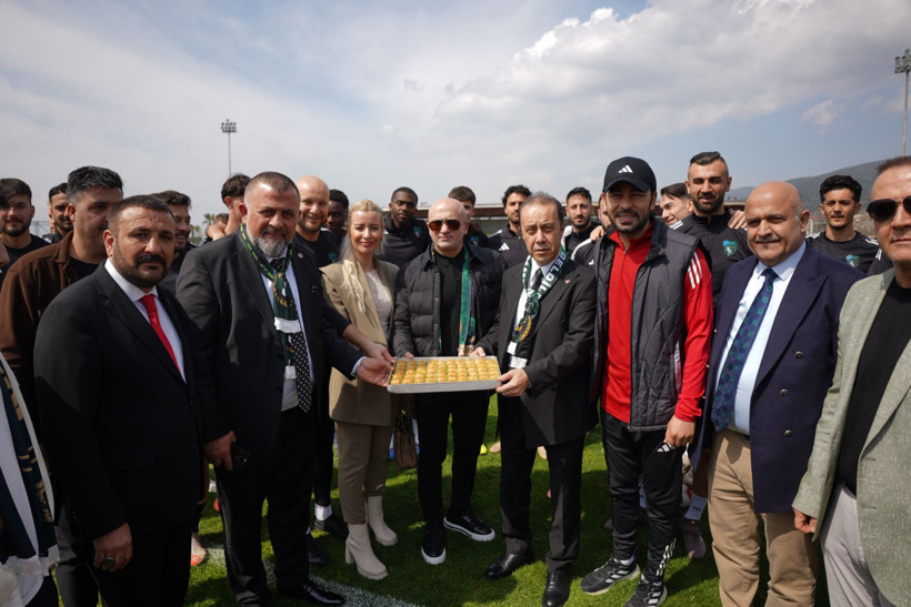 MHP Kocaeli'den Kocaelispor'a destek ziyareti - Resim : 1