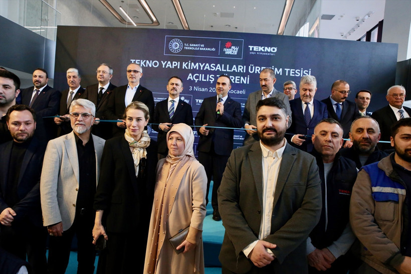 Bakan Mehmet Fatih Kacır, Kocaeli'de açılışını yaptığı "Sima Alüminyum Üretim Hattı"nı gezdi - Resim : 3