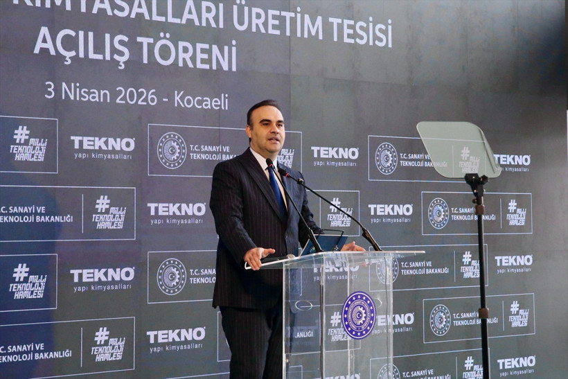 Bakan Mehmet Fatih Kacır, Kocaeli'de açılışını yaptığı "Sima Alüminyum Üretim Hattı"nı gezdi - Resim : 2