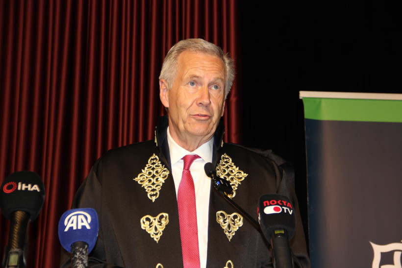 ​10. Alman Cumhurbaşkanı Wulff Kocaeli'de! "Birlikte düşünüp birlikte hareket etmeliyiz" - Resim : 2