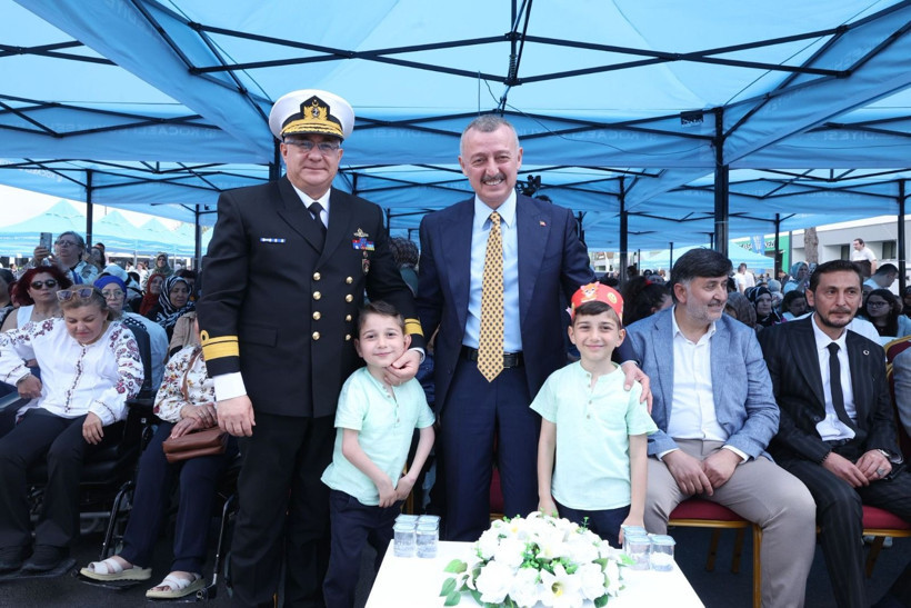 Önce konvoy sonra halay; Çakı gibi asker oldular! - Resim: 13