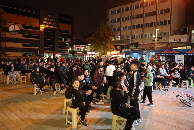 Kocaelispor'un galibiyet sevinci Kent Meydanlarına taştı - Resim : 1