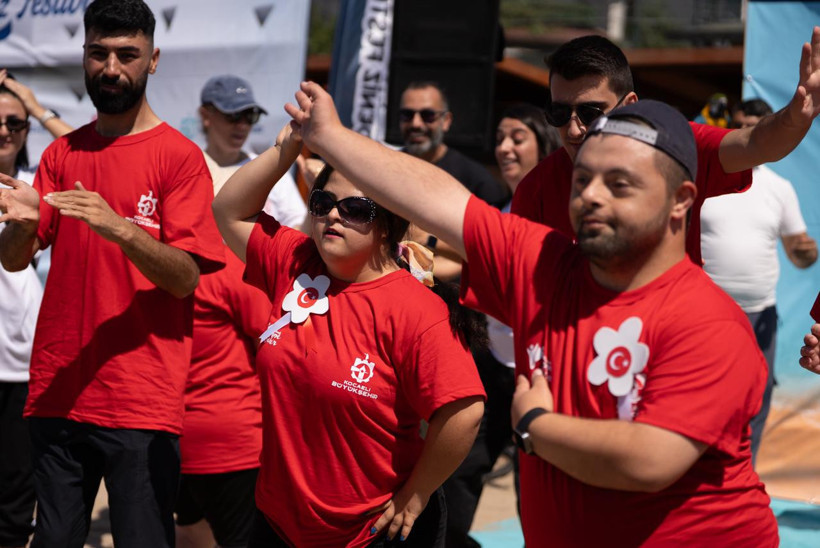 Kocaeli'de ‘Zafer’ temalı engelsiz deniz festivali - Resim : 1