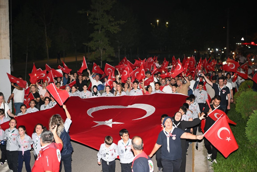 Zafer Bayramı Kartepe'de coşkuyla kutlandı - Resim : 4