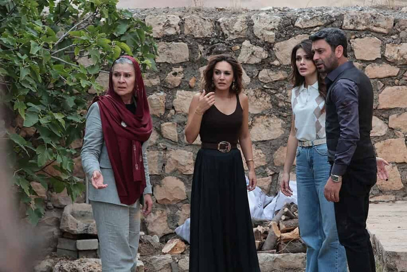 37 Bölüm Fragmanı Uzak Şehir Sadakat Alya İçin Kurşunların Önüne Atladı! Uzak Şehir Kaya Ölecek Mi? - Resim: 7