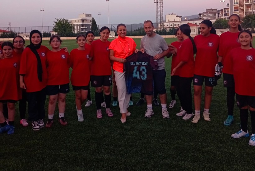 Sevtat Tekye: Kadın futbolu yükseliyor - Resim : 1