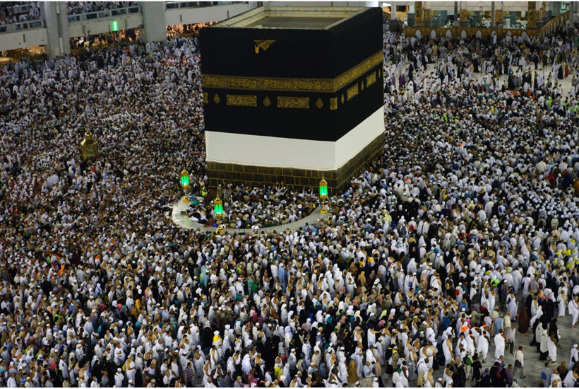 Kabe'de ettiği sözlere tepkiler çığ gibi büyüdü! - Resim: 4