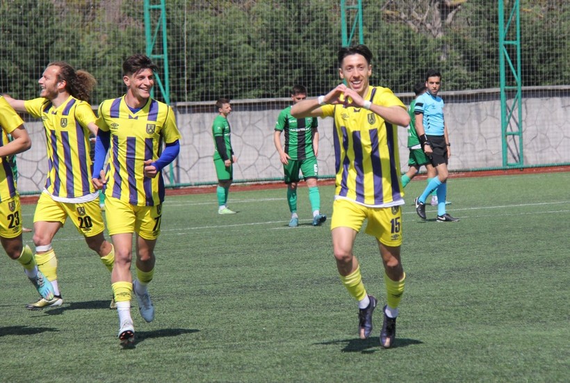 Karamürselspor - Çayırovaspor maçının fotoğrafları - Resim: 28