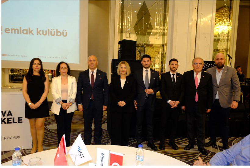 Emlak Kulübü kongresinde başkan Fuat Özdağ, güven tazeledi - Resim : 1