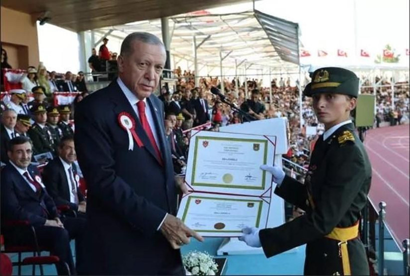 Ebru teğmene mahkemeden şoke ettiren karar! - Resim: 2