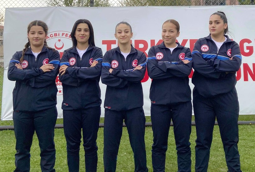 Körfez'in Ragbici kadınları Milli Takım kamplarına katıldılar - Resim : 1