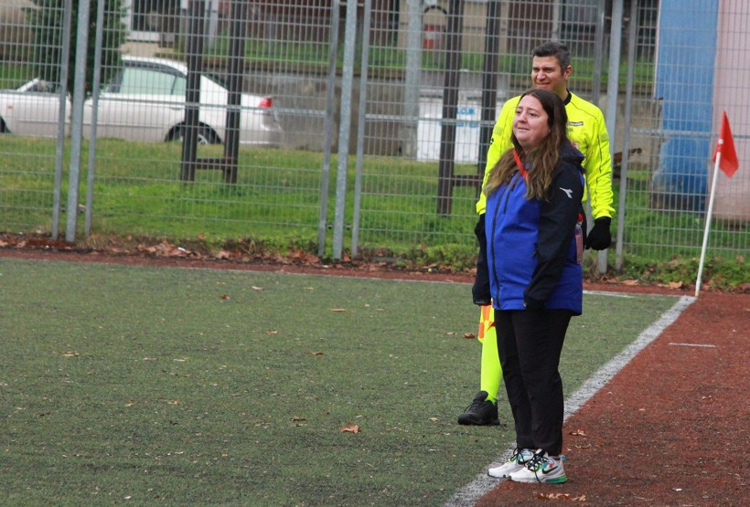 Gölcükspor - Derince Yavuzspor kadın futbol maçının fotoğrafları - Resim: 11
