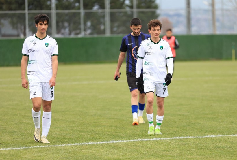 Kocaelispor - Karacabey Belediyespor U-19 maçının fotoğrafları - Resim: 49