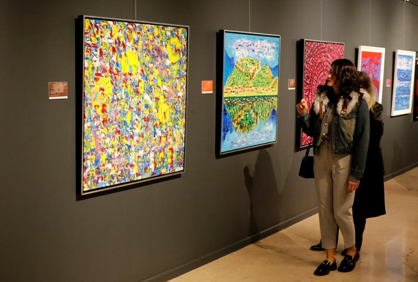 "Bir Zaman Fraktalı" sergisi, Kocaeli'de sanatseverlerin beğenisine sunuldu - Resim : 3