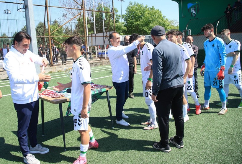 Kocaelispor U-17 için kupa ve madalya töreni düzenlendi - Resim: 9