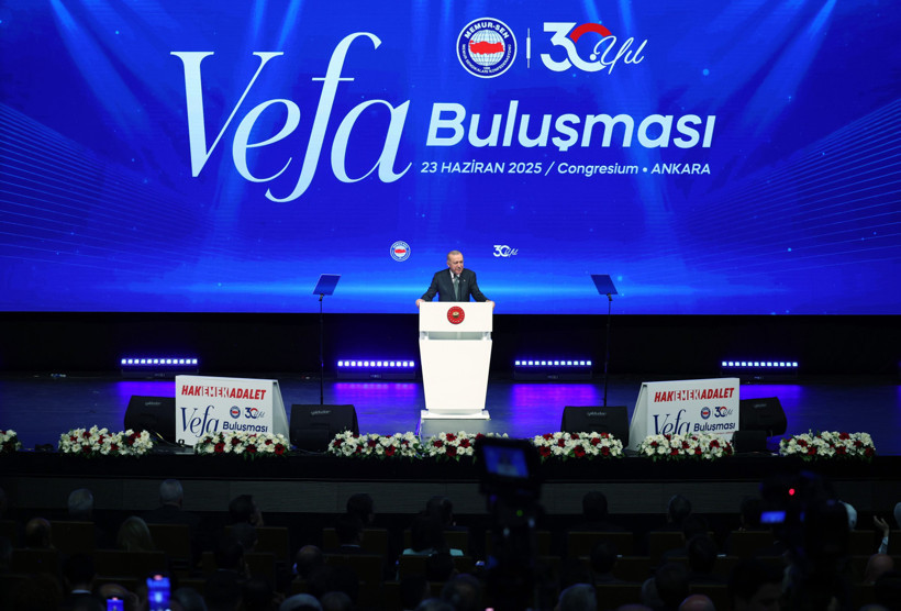 Cumhurbaşkanı Recep Tayyip Erdoğan: Saldırıları asla tasvip etmiyoruz - Resim : 4