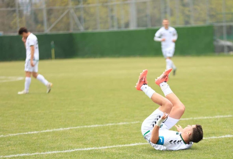 Ağabeylerinden sonra gençler de şampiyonluğa koşuyor! “6-0” - Resim: 4
