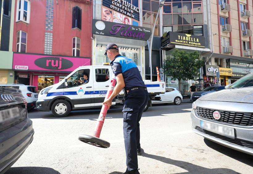 Kaldırım işgali ile mücadele! Malzemelere el konuldu... - Resim : 3