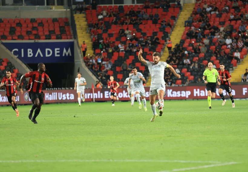 Gaziantep Futbol Kulübü - Kocaelispor maçının ilk yarısından kareler - Resim: 10