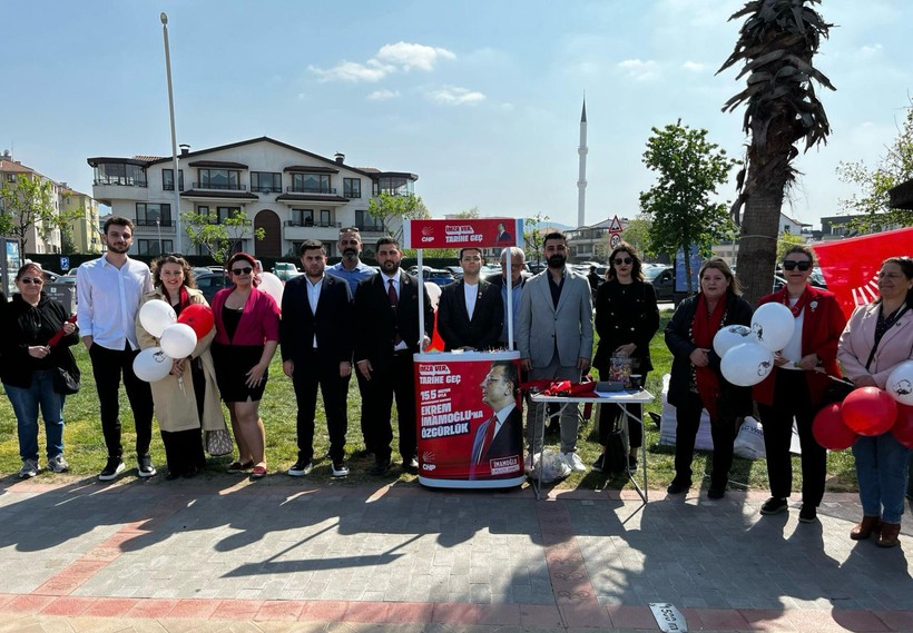 CHP Kocaeli Gençlik Kolları'ndan 12 ilçede 23 Nisan etkinliği - Resim : 8