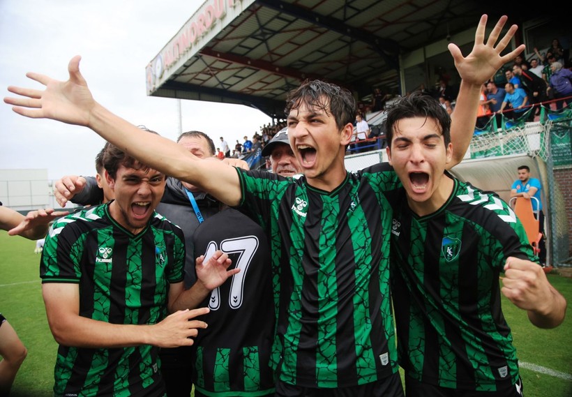Kocaelispor U-19’da büyük coşku… Şampiyonluk bizim kupa bizim! Foto Galeri - Resim: 9