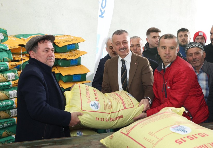 Kocaeli'de çiftçilere mısır tohumu ve gübre desteği - Resim : 2