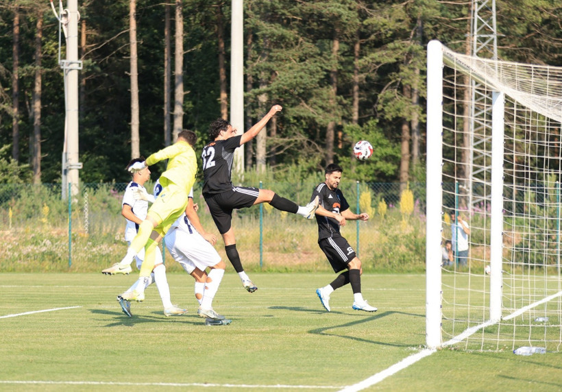 Ahmet Sağat için bir sürpriz ilgi daha - Resim : 1
