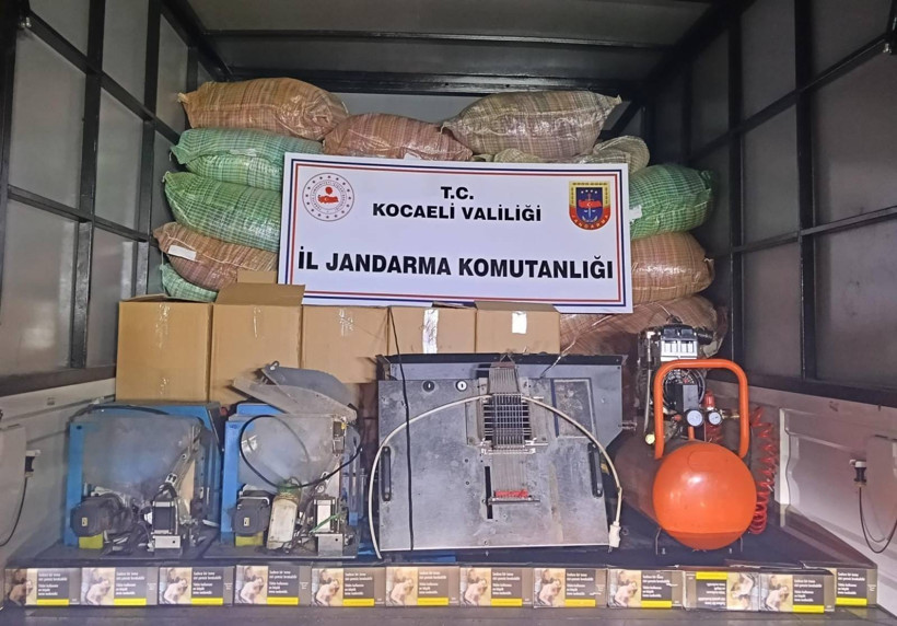 Jandarmadan kaçakçılara darbe! Binlerce ürün ele geçirildi - Resim : 1