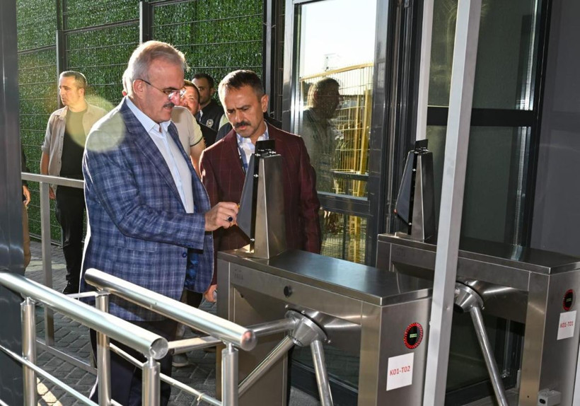 O iddia boş çıktı! Vali İlhami Aktaş Kocaeli Stadı’na kendi kartı ile girdi! - Resim : 1